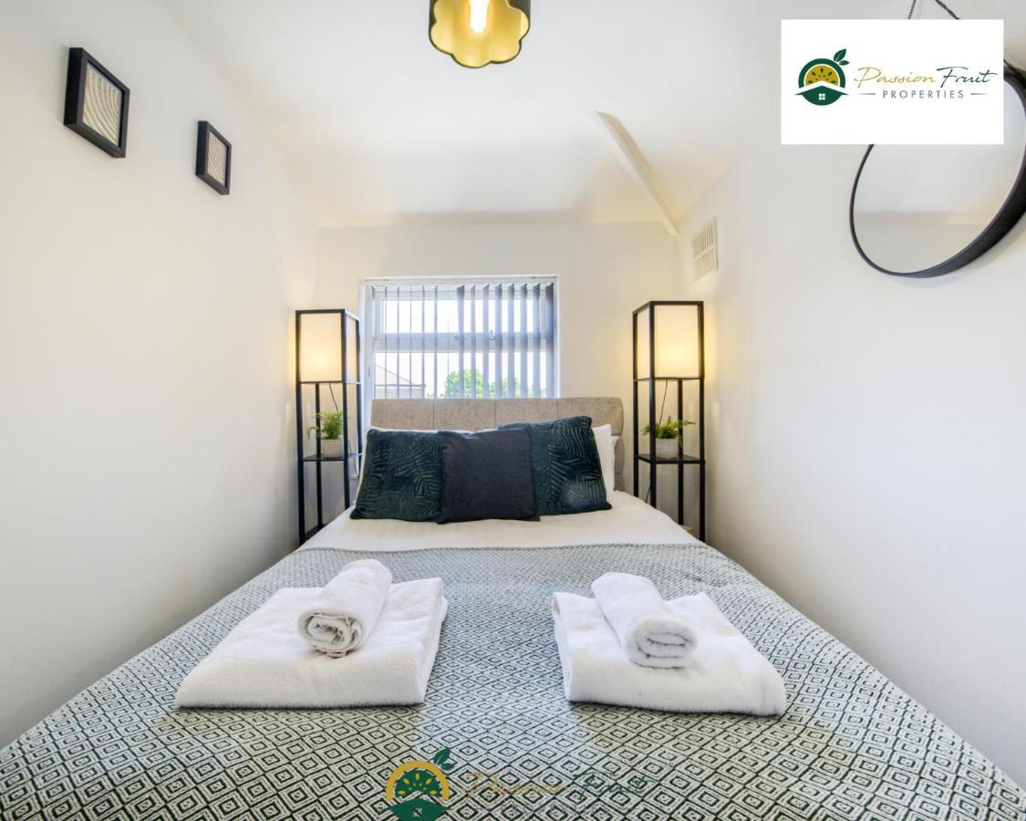 3 Bedroom Coventry House By Passionfruitproperties With Free Wi-Fi, Large Garden And Driveway - 52Nrc Exterior photo