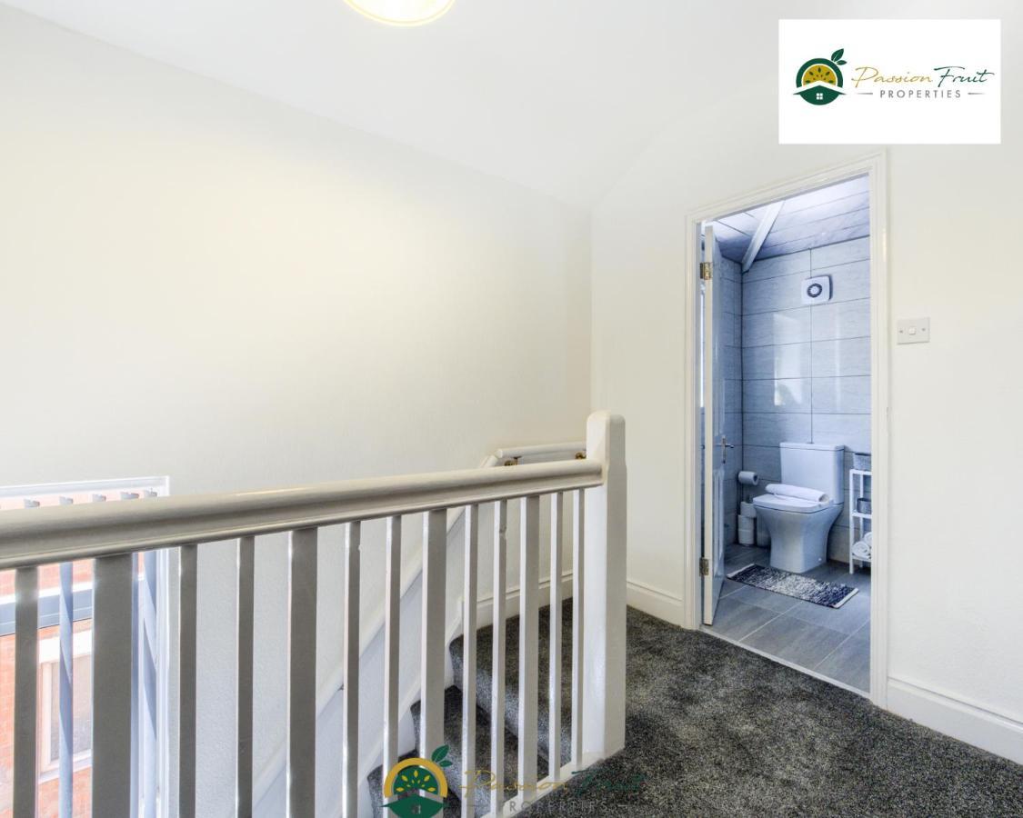 3 Bedroom Coventry House By Passionfruitproperties With Free Wi-Fi, Large Garden And Driveway - 52Nrc Exterior photo