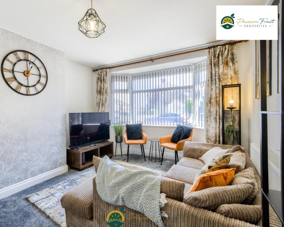 3 Bedroom Coventry House By Passionfruitproperties With Free Wi-Fi, Large Garden And Driveway - 52Nrc Exterior photo