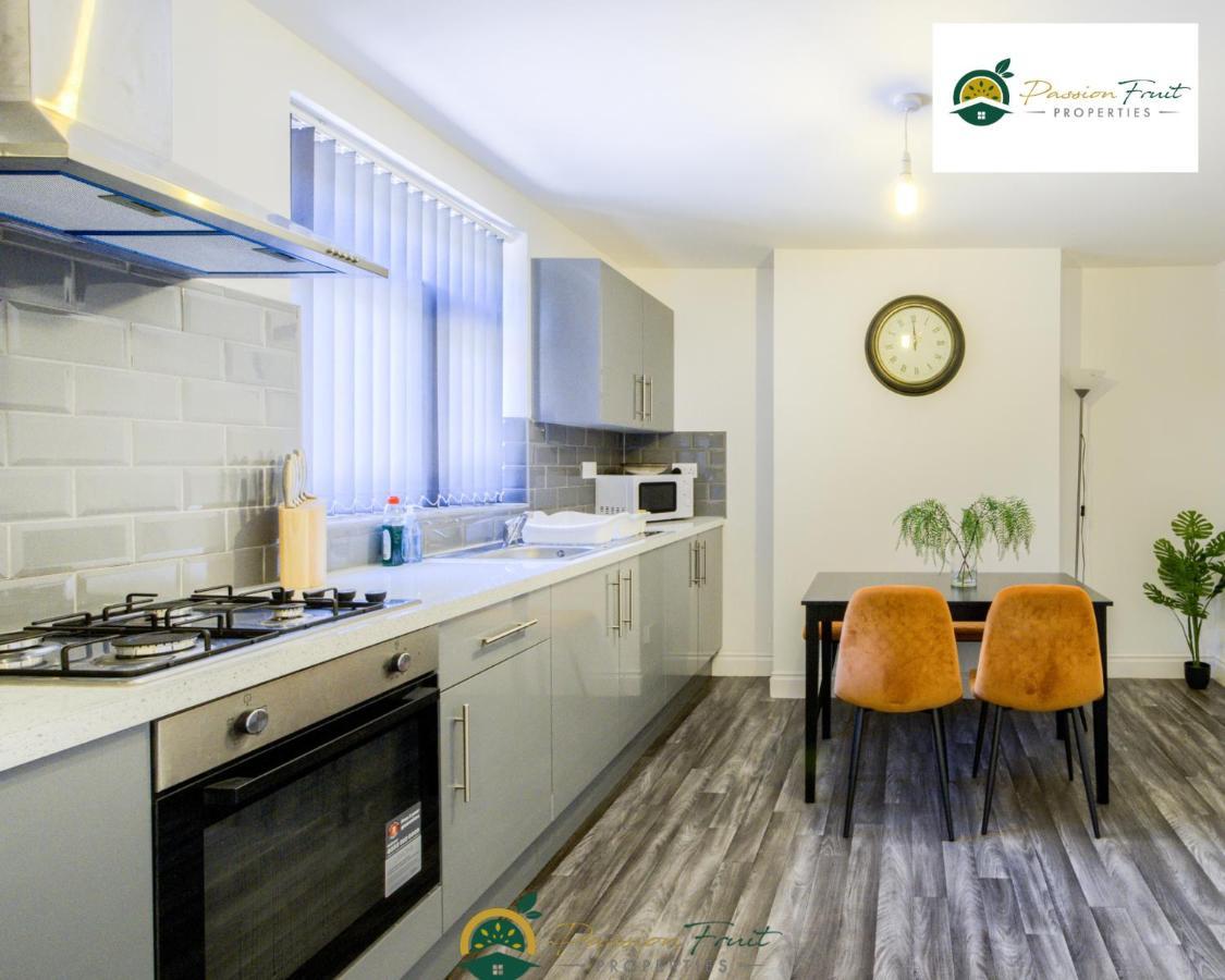 3 Bedroom Coventry House By Passionfruitproperties With Free Wi-Fi, Large Garden And Driveway - 52Nrc Exterior photo
