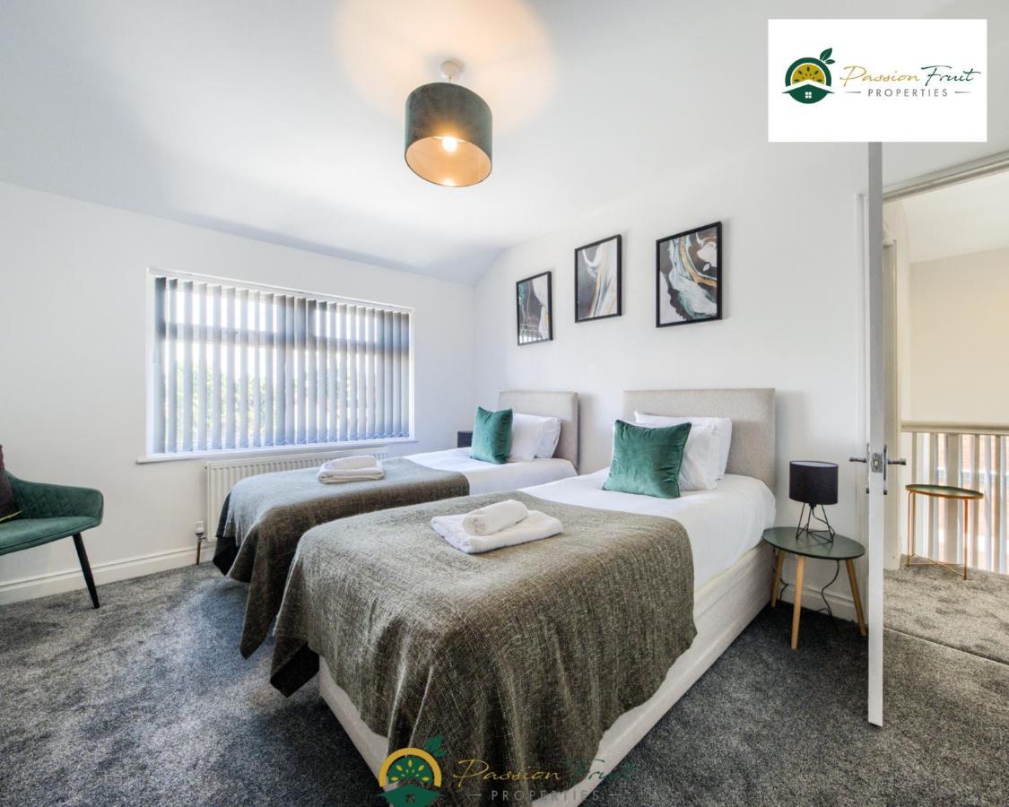 3 Bedroom Coventry House By Passionfruitproperties With Free Wi-Fi, Large Garden And Driveway - 52Nrc Exterior photo
