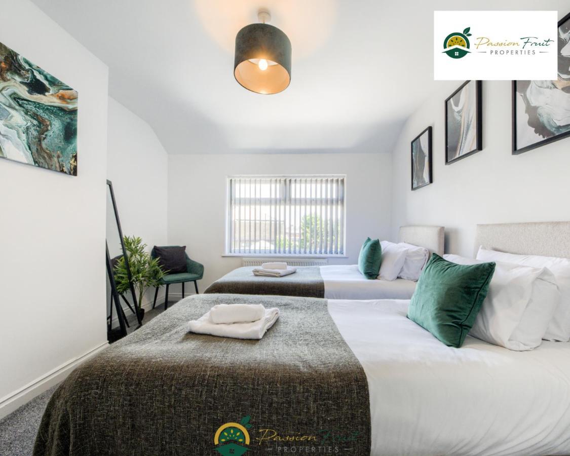 3 Bedroom Coventry House By Passionfruitproperties With Free Wi-Fi, Large Garden And Driveway - 52Nrc Exterior photo